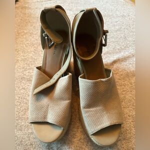 Indigo Rd Platform Sandal-Taupe